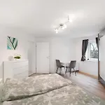 Apartment Hochwertige Otigheim